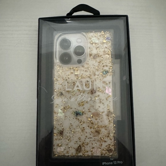 New in box, never opened; doesn’t fit new phone - Picture 3 of 4